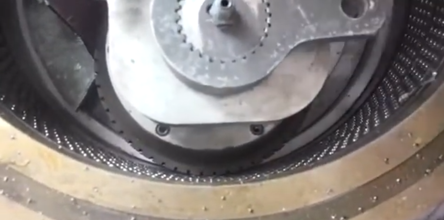 顆粒機(jī)環(huán)模壓輥間隙多少才合適？調(diào)整時有哪些小技巧？